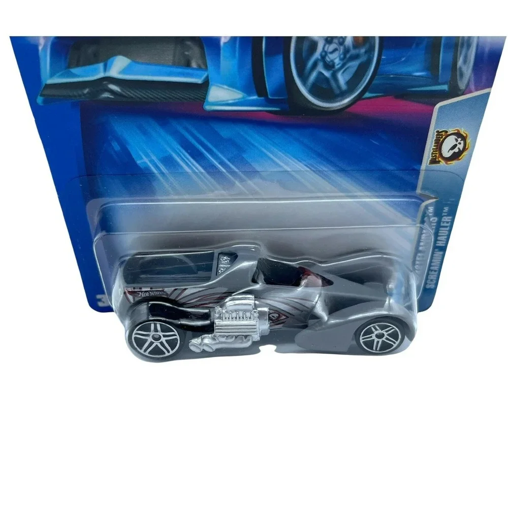 Hot Wheels Wastelanders Screamin' Hauler Car Gray Diecast 1/64 2004 #180